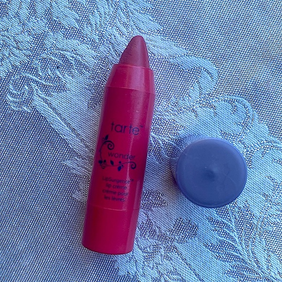 NWOT Tarte set of 3. Lip crème, lip paint and full size liquid eyeliner. - Picture 2 of 4